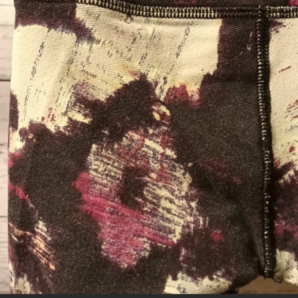 Lululemon capris crop - Picture 5 of 6